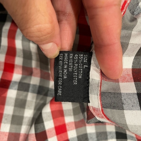 TRUE ROCK BUTTON DOWN - Picture 6 of 6